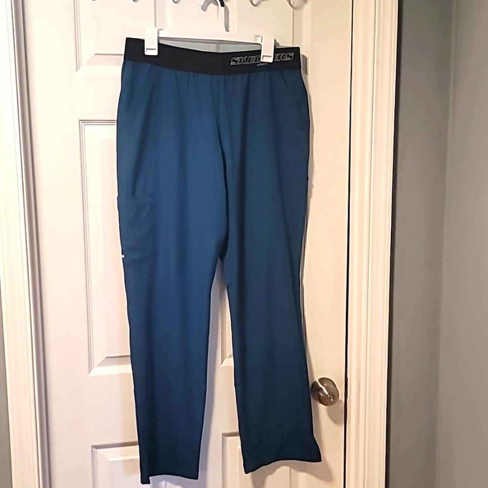 Sketchers scrub pants. Size Large